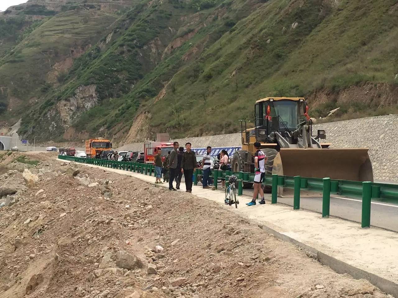 張川蓮花公路最新消息,張川蓮花公路最新消息，詳細步驟指南