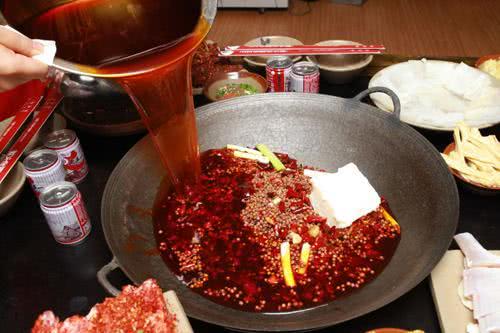 最新火鍋店炒料師招聘，辣味中的溫情廚師啟程！